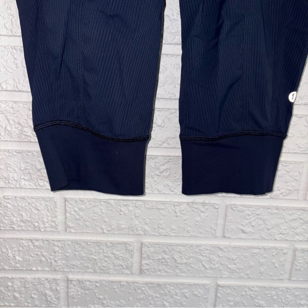 Lululemon Crops - Picture 4 of 6